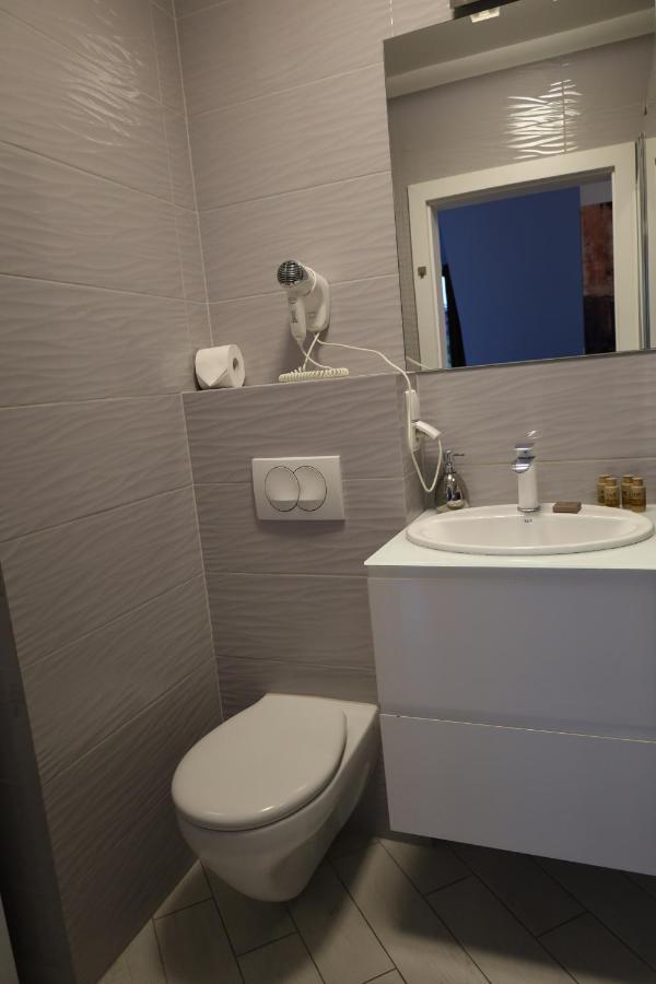 Biker - Victoria Residence By Oneapartments Sopot Esterno foto